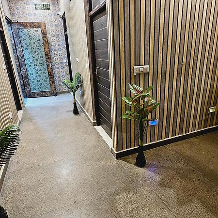 Hotel Tulip Near Delhi Airport ニューデリー エクステリア 写真