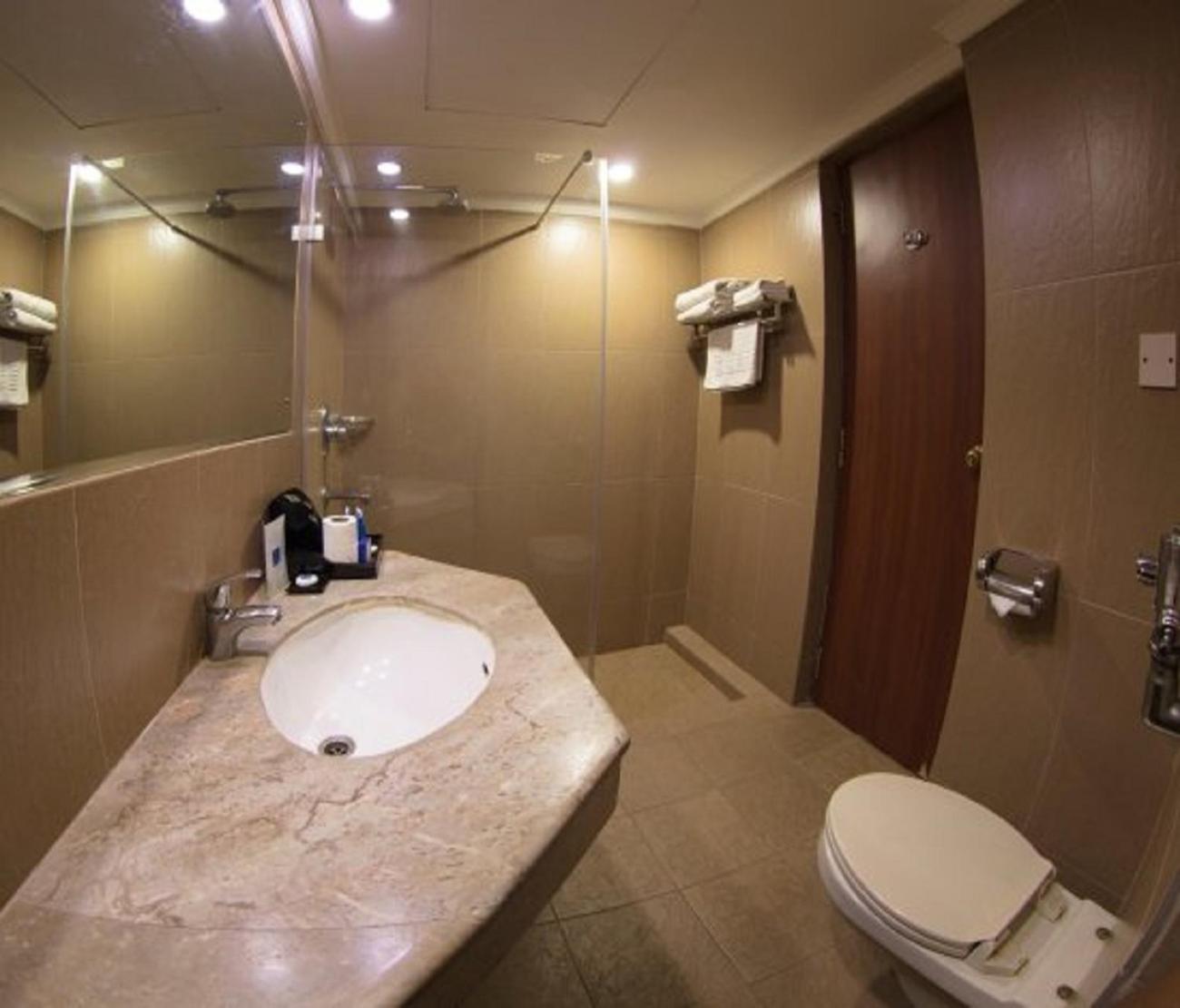 Hotel Tulip Near Delhi Airport ニューデリー エクステリア 写真