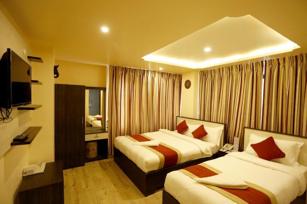 Hotel Tulip Near Delhi Airport ニューデリー エクステリア 写真